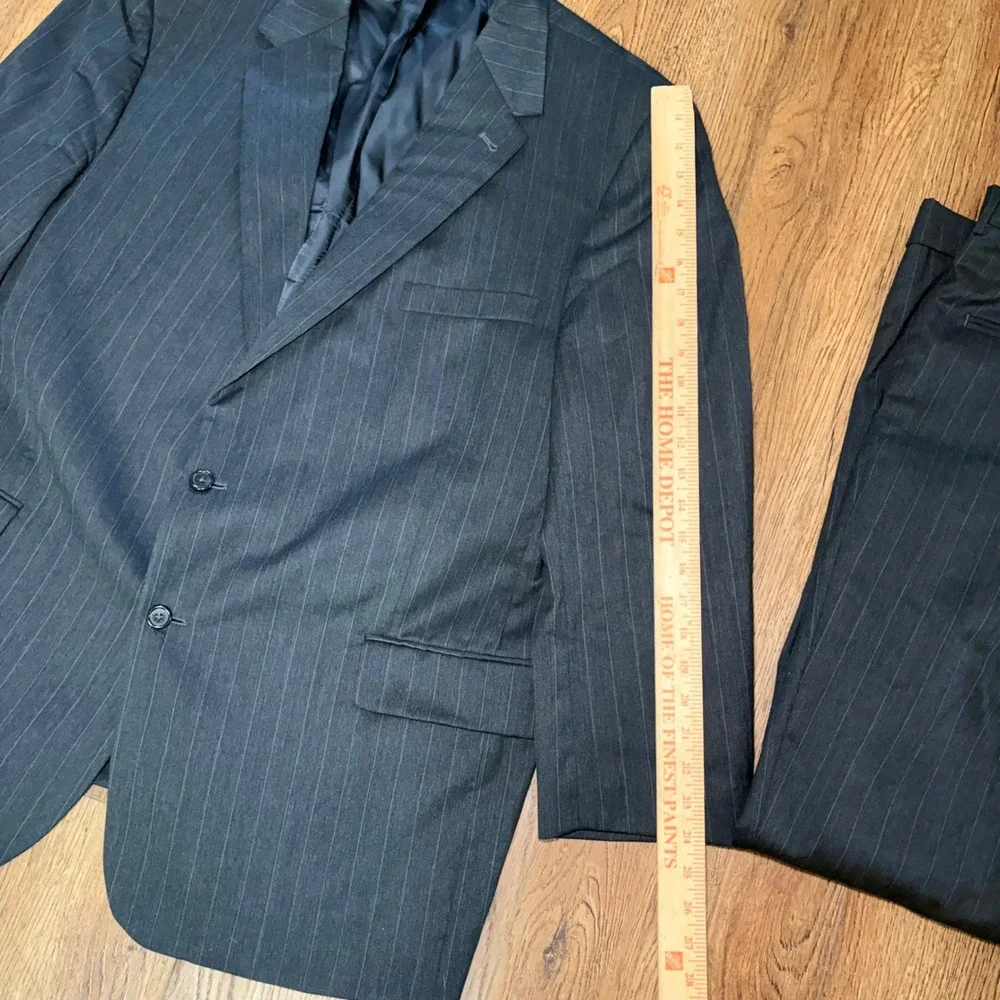Jos A Bank Mens 50R Portly Suit Charcoal Gray Pinstripe 100% Wool 48x32 Pants